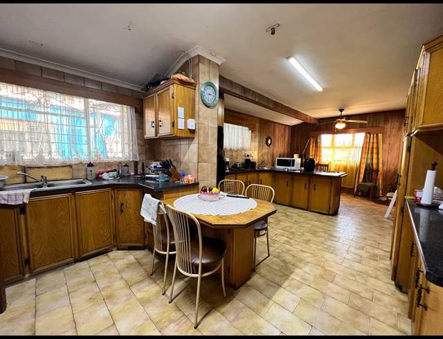 4 BEDROOM HOUSE FOR SALE IN BISHOP LAVIS